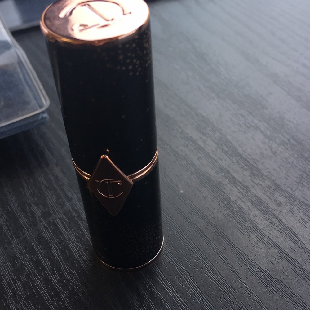 Charlotte Tilbury Hot Lips JK Magic lipstick